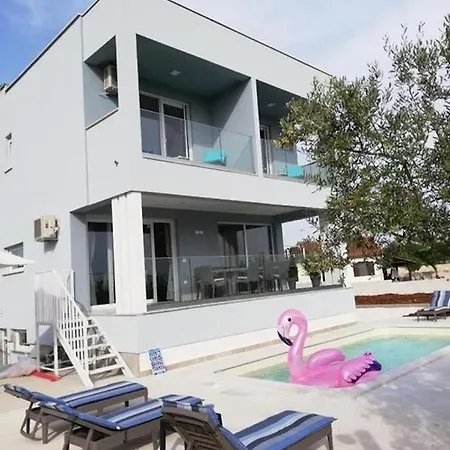 Prázdninový dům Jona - With Pool *