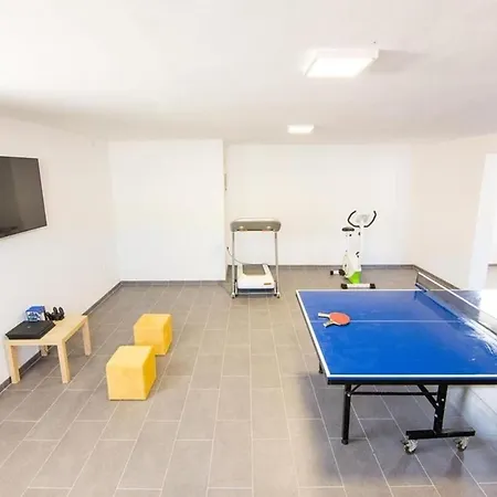 Prázdninový dům Jona - With Pool